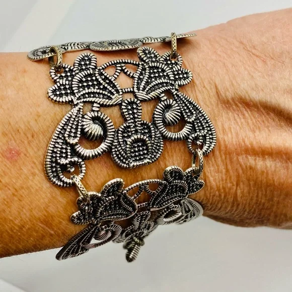 NEW Silver Bracelet Lace Design Toggle Clasp Wide - Picture 3 of 6